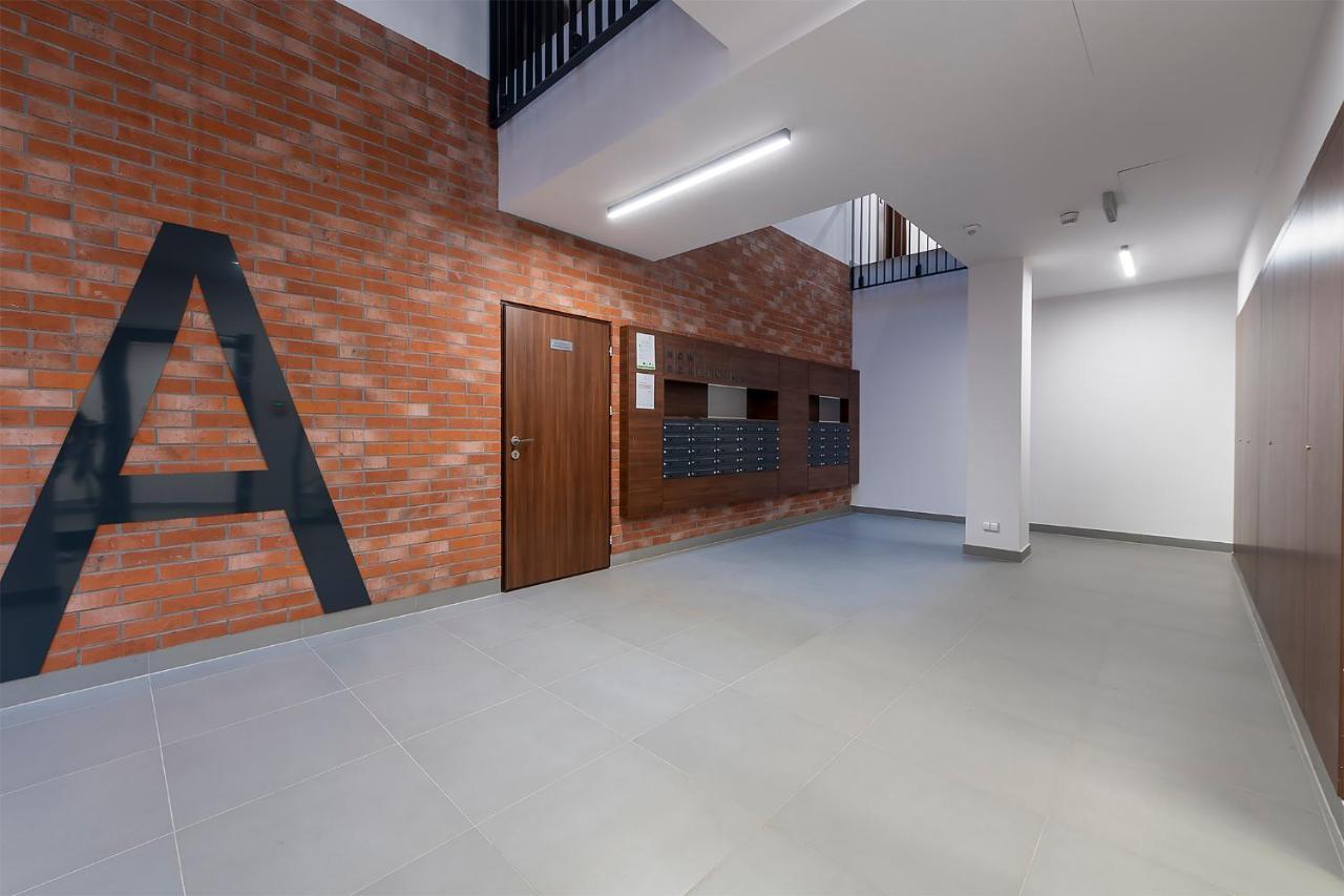 Gate Of City Centre Apartment By Pinpoint Łódź Exteriör bild